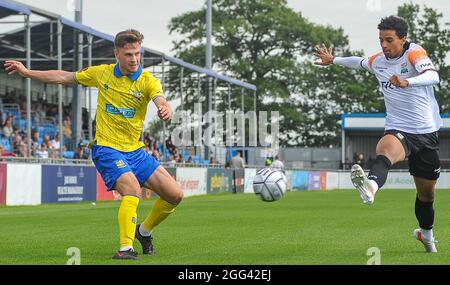 Solihull, Großbritannien. August 2021. Ryan Barnett (Solihull Moors #11) während des Spiels der Vanarama National League zwischen Solihull Moors und Barnett im SportNation.bet Stadium in Solihull, England Credit: SPP Sport Press Photo. /Alamy Live News Stockfoto