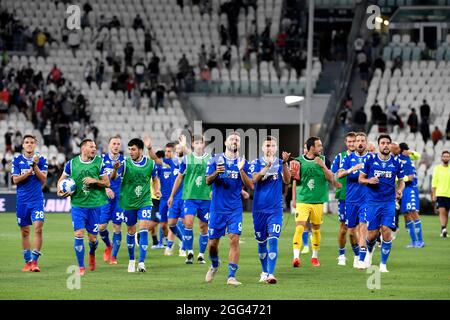 Turin, Italien. August 2021. Die Spieler von Empoli feiern den Sieg am Ende des Fußballspiels der Serie A 2021/2022 zwischen dem FC Juventus und Empoli Calcio im Allianz-Stadion in Turin (Italien) am 28. August 2021. Foto Andrea Staccioli/Insidefoto Kredit: Insidefoto srl/Alamy Live News Stockfoto