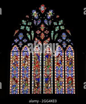 Buntglas, Westfenster, von William Warrington, Glas aus dem 19. Jahrhundert, Snettisham, Norfolk, England Stockfoto