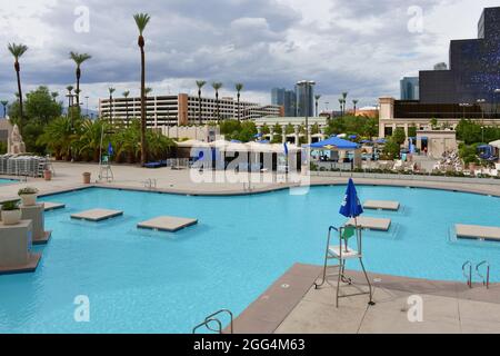 Nevada USA 10-01-18 mit vier großen Abschnitten ist die Cabanas in Luxor mit 19,000 Quadratfuß der größte Poolkomplex in der Stadt Las Vegas Stockfoto