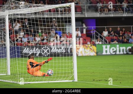 Washington, USA. August 2021. DC United erster Treffer im Spiel DC United gegen Philadelphia, heute am 28. August 2021 im Audi Feld in Washington DC, USA. Endergebnis DC United 3 Philadelphia 1 (Foto von Lenin Nolly/Sipa USA) Quelle: SIPA USA/Alamy Live News Stockfoto