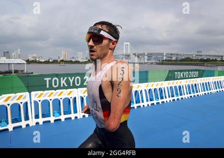 Tokio, Japan. August 2021. Paralympics: Triathlon, Finale, Männer, im Odaiba Marine Park. Martin Schulz aus Deutschland läuft. Quelle: Karl-Josef Hildenbrand/dpa/Alamy Live News Stockfoto