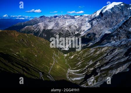 Italien, Nationalpark Stilfser Joch. Berühmte Straße zum Stilfserjoch in den Ortler Alpen. Alpine Landschaft Stockfoto