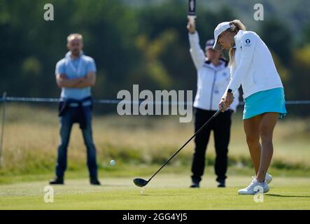 Annabell Fuller vom Team GB&I spielt ihren Abschlag während des Curtis Cup Day 3 2021 - Singles im Conwy Golf Club, Conwy, Wales am Samstag, den 28. August 2021. Stockfoto