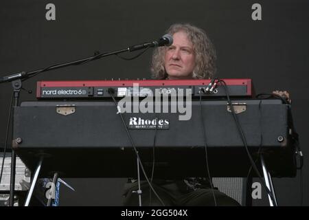 Portsmouth, Großbritannien. August 2021. Keyboarder mit der englischen Elektronikband Morcheeba, die beim Victorious Festival live auf der Bühne auftrat. (Foto von Dawn Fletcher-Park/SOPA Images/Sipa USA) Quelle: SIPA USA/Alamy Live News Stockfoto