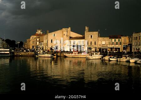 FRANKREICH. CHARENTE-MARITIME (17) ILE DE RE. DAS DORF SAINT-MARTIN Stockfoto