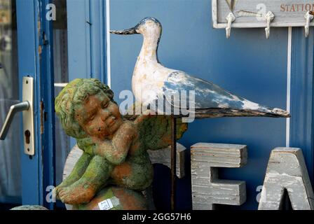 FRANKREICH. CHARENTE-MARITIME (17) ILE DE RE. DAS DORF SAINT-MARTIN. EIN EINRICHTUNGSGESCHÄFT Stockfoto