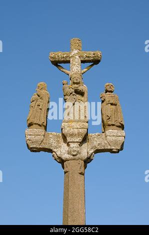 FRANKREICH. BRETAGNE. FINISTERE (29) PENMARC'H, KAPELLE NOTRE DAME-DE-LA-JOIE MIT BLICK AUF DAS MEER. MATROSEN IN DER VERGANGENHEIT STELLTEN SICH UNTER DIE Stockfoto