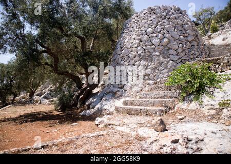 Das Pajare, ein typisches Steingebäude für Tierheim, in Salento Puglia Italien Stockfoto