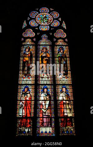 FRANKREICH. PARIS (75) BUNTGLASFENSTER IN DER KATHEDRALE NOTRE-DAME DE PARIS Stockfoto