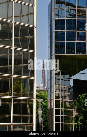 FRANKREICH. PARIS (75) 15. ARR. DIE LE PONANT-GEBÄUDE IN DER NÄHE DES ANDRE-CITIZEN-PARKS Stockfoto