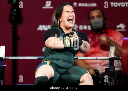 Tokio, Japan. August 2021. Mariana D'Andrea aus Brasilien feiert beim Powerlifting-Finale der Frauen -73 kg bei den Paralympischen Spielen 2020 in Tokio, Japan, am 29. August 2021. Quelle: Zhang Cheng/Xinhua/Alamy Live News Stockfoto