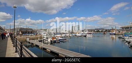 Plymouth Sutton Harbour, inneren Becken, Yachten in einer sicheren Zufluchtsort. Stockfoto