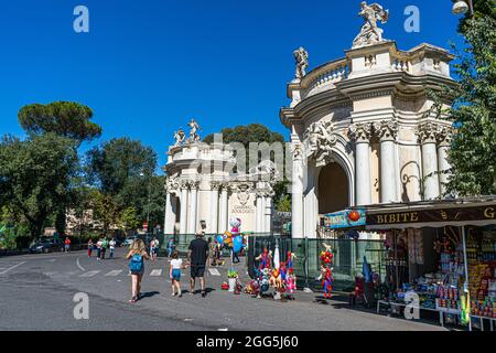 Italien, Rom: Zoologischer Garten Bioparco di Roma (Giardino Zoologico), Eintritt in den Zoo von den Gärten der Villa Borghese Stockfoto