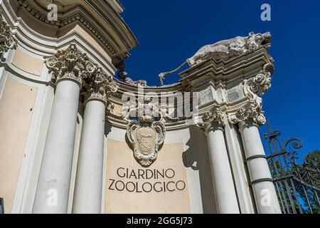 Italien, Rom: Zoologischer Garten Bioparco di Roma (Giardino Zoologico), Eintritt in den Zoo von den Gärten der Villa Borghese Stockfoto