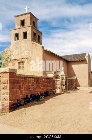 Die Historische Katholische Kirche Sanctuario De Guadalupe In Santa Fe New Mexico Stockfoto