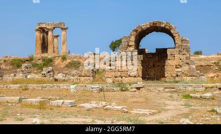 Der Apollotempel an der archäologischen Stätte des antiken Korinths, Griechenland Stockfoto