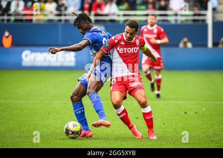 Issa KABORE von Troyes und Wissam BEN YEDDER von Monaco während des Fußballspiels der französischen Meisterschaft Ligue 1 zwischen ESTAC Troyes und AS Monaco am 29. August 2021 im Stade de L'Aube in Troyes, Frankreich - Foto Matthieu Mirville / DPPI Stockfoto