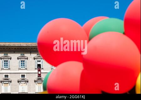 Rom, . August 2021. 29. August 2021: Papst Franziskus hält seine Rede während des Angelus-Mittagsgebets auf dem Petersplatz im Vatikan. Kredit: Unabhängige Fotoagentur/Alamy Live Nachrichten Stockfoto