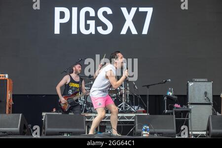 PIGS X7 beim Victorious Festival 2021, Portsmouth, Hampshire, Großbritannien. August 2021. Kredit: Charlie Raven/Alamy Live Nachrichten Stockfoto