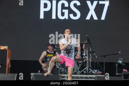 PIGS X7 beim Victorious Festival 2021, Portsmouth, Hampshire, Großbritannien. August 2021. Kredit: Charlie Raven/Alamy Live Nachrichten Stockfoto