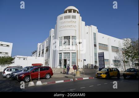 Senegal, Dakar City, Institut Pasteur de Dakar (IPD) ist ein biomedizinisches Forschungszentrum, das 1896 von Émile Marchoux, einem französischen Arzt und Mikrobiologen, der bei Louis Pasteur / Institut Pasteur de Dakar studiert hat, gegründet wurde. das IPD wird mit der senegalesischen Regierung verwaltet. Gründung 1896 Stockfoto