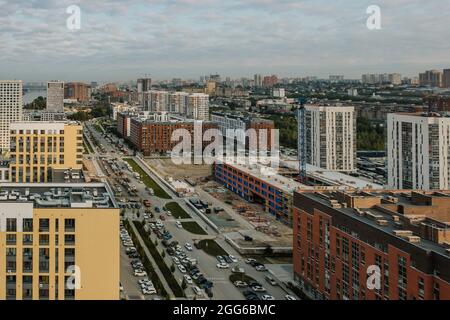 Morgenansicht von Nowosibirsk von oben. Stockfoto