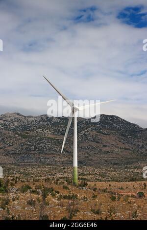 Windturbinen, Windpark, in der Nähe von Velebit Region Karst, windige Gegend von Kroatien Stockfoto