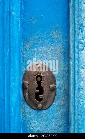 Altes barockes Türdetail, Ouro Preto, Minas Gerais, Brasilien Stockfoto