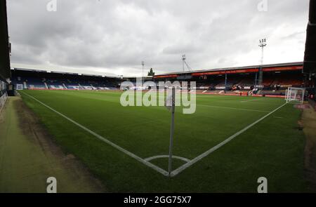 Luton, England, 28. August 2021. Allgemeiner Blick auf das Stadion während des Sky Bet Championship-Spiels in der Kenilworth Road, Luton. Bildnachweis sollte lauten: Simon Bellis / Sportimage Stockfoto