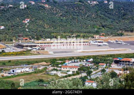 Skiathos, Griechenland - 1. Juni 2016: Überblick über den Flughafen Skiathos (JSI) in Griechenland. Stockfoto