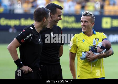 Cisz, Cisz, Spanien. August 2021. Salvi von Cadiz CF beim La Liga Santader Spiel zwischen Cadiz CF und CA Osasuna am 29. August 2021 in Nuevo Mirandilla in Cadiz, Spanien. (Bild: © Jose Luis Contreras/DAX via ZUMA Press Wire) Stockfoto