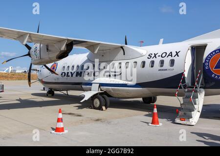 Athen, Griechenland - 21. September 2020: Olympic Air ATR 42-600 Flugzeug am Flughafen Athen (ATH) in Griechenland. Stockfoto