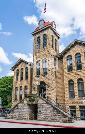 Eureka Springs, AR - 11. Juni 2021: Carroll County Courthouse Western District Stockfoto