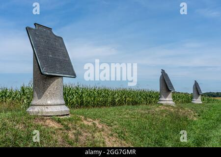 Gettysburg, PA - 9. September 2020: Diese Reihe von Denkmälern am Rande eines Kornfeldes gibt Auskunft über 3 der Confederate Army of Northern Virginia Stockfoto