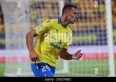 Cisz, Cisz, Spanien. August 2021. Osmajic von Cadiz CF beim La Liga Santader-Spiel zwischen Cadiz CF und CA Osasuna in Nuevo Mirandilla in Cadiz, Spanien, am 29. August 2021. (Bild: © Jose Luis Contreras/DAX via ZUMA Press Wire) Stockfoto