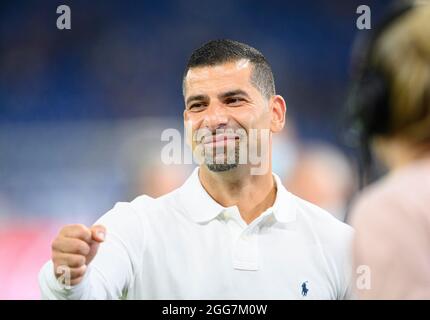 Gelsenkirchen, Deutschland. 29. Aug, 2021. Trainer Diwidrios GRAMMOZIS (GE) Fußball 2. Bundesliga, 5. Spieltag, FC Schalke 04 (GE) - Fortuna Düsseldorf (D), am 08/28/2021 in Gelsenkirchen/Deutschland. Die DFL-Bestimmungen von #verbieten die Verwendung von Fotos als Bildsequenzen und/oder quasi-Video # Â Credit: dpa/Alamy Live News Stockfoto