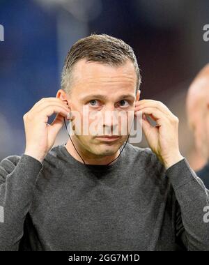 Gelsenkirchen, Deutschland. 29. Aug, 2021. Trainer Christian PREUSSER (D) Fußball 2. Bundesliga, 5. Spieltag, FC Schalke 04 (GE) - Fortuna Düsseldorf (D), am 08/28/2021 in Gelsenkirchen/Deutschland. Die DFL-Bestimmungen von #verbieten die Verwendung von Fotos als Bildsequenzen und/oder quasi-Video # Â Credit: dpa/Alamy Live News Stockfoto