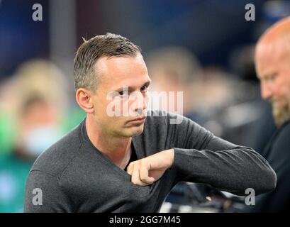 Gelsenkirchen, Deutschland. 29. Aug, 2021. Trainer Christian PREUSSER (D) Fußball 2. Bundesliga, 5. Spieltag, FC Schalke 04 (GE) - Fortuna Düsseldorf (D), am 08/28/2021 in Gelsenkirchen/Deutschland. Die DFL-Bestimmungen von #verbieten die Verwendung von Fotos als Bildsequenzen und/oder quasi-Video # Â Credit: dpa/Alamy Live News Stockfoto