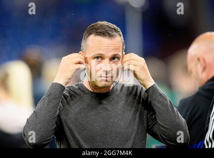 Gelsenkirchen, Deutschland. 29. Aug, 2021. Trainer Christian PREUSSER (D) Fußball 2. Bundesliga, 5. Spieltag, FC Schalke 04 (GE) - Fortuna Düsseldorf (D), am 08/28/2021 in Gelsenkirchen/Deutschland. Die DFL-Bestimmungen von #verbieten die Verwendung von Fotos als Bildsequenzen und/oder quasi-Video # Â Credit: dpa/Alamy Live News Stockfoto