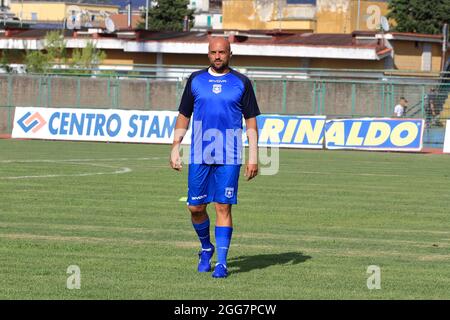 Pagani, Italien. August 2021. Antonio Zito (28) Paganesischer Mittelfeldspieler während der italienischen Football League Pro, Serie C, Paganese gegen ACR Messina im Marcello Torre Stadium. Endergebnis 4-4. (Foto: Pasquale Senatore/Pacific Press/Sipa USA) Quelle: SIPA USA/Alamy Live News Stockfoto