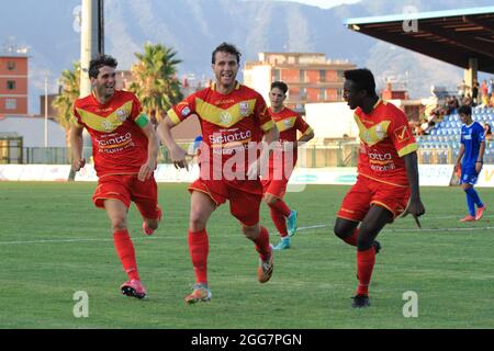 Pagani, Italien. August 2021. Fußballspieler des ACR Messina während der italienischen Football League Pro, Serie C, Paganese gegen ACR Messina im Marcello Torre Stadium. Endergebnis 4-4. (Foto: Pasquale Senatore/Pacific Press/Sipa USA) Quelle: SIPA USA/Alamy Live News Stockfoto