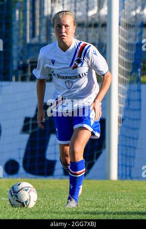 Anna Emilia Auvinen von der UC Sampdoria in Aktion während der Italienischen Fußball-Liga EIN Frauen-2021/2022-Spiel zwischen SS Lazio 2015 ARL gegen UC Sampdoria im Stadion Mirko Fersini Stockfoto