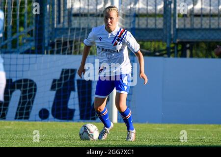 Anna Emilia Auvinen von der UC Sampdoria in Aktion während der Italienischen Fußball-Liga EIN Frauen-2021/2022-Spiel zwischen SS Lazio 2015 ARL gegen UC Sampdoria im Stadion Mirko Fersini Stockfoto