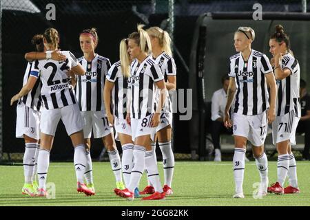 Turin, Italien. August 2021. JUVENTUS FRAUEN während Juventus FC vs Calcio Pomigliano, Italienischer Fußball Serie A Frauenspiel in Turin, Italien, August 28 2021 Kredit: Unabhängige Fotoagentur/Alamy Live News Stockfoto