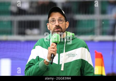 Wolfsburg, Deutschland. 29. August 2021. firo 1. Bundesliga. 2021/2022 Fußball: Fußball: 29.08.2021 VfL Wolfsburg - RB Leipzig 1: 0 Stadionsprecher www.firosportphoto.de, Copyright firo sportFoto: Coesfelder Str. 207 D-48249 DvÂºlmen www.firosportphoto.de mail@firosportphoto.de Kontodaten: (V olksbank B ochum - W itten) IBAN: DE68430601290341117100 BIC: GENODEM1BOC Tel: â¬Â † 49-2594-9916004 Live Fax: â¬Â † 49-2594-9916005 Credit News: dpa/Alamy Stockfoto