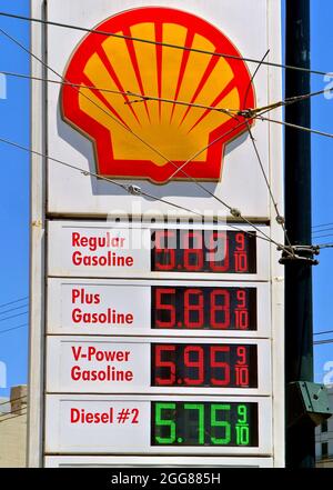 Gaspreise aug 2021 auf Downtown san francisco usa Shell Tankstelle Stockfoto