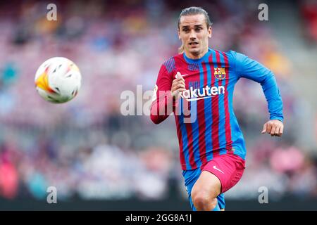 Antoine Griezmann im Einsatz während des La Liga Santander 2021/22-Spiels zwischen dem FC Barcelona 2-1 Getafe CF am 29. August 2021 im Camp Nou-Stadion in Barcelona, Spanien. Quelle: Daisuke Nakashima/AFLO/Alamy Live News Stockfoto