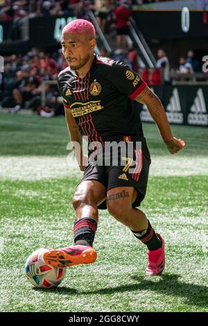 Atlanta, USA. August 2021. Der Atlanta United-Stürmer Josef Martinez (7) dribbelt den Ball während eines MLS-Fußballspiels zwischen dem SC Nashville und Atlanta United am Samstag, den 28. August 2021 in Atlanta, GA, im Mercedes-Benz Stadium. Jacob Kupferman/CSM Credit: CAL Sport Media/Alamy Live News Stockfoto