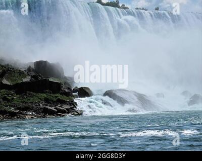 Nahaufnahme von Wasserfällen in Niagara Falls, Kanada Stockfoto
